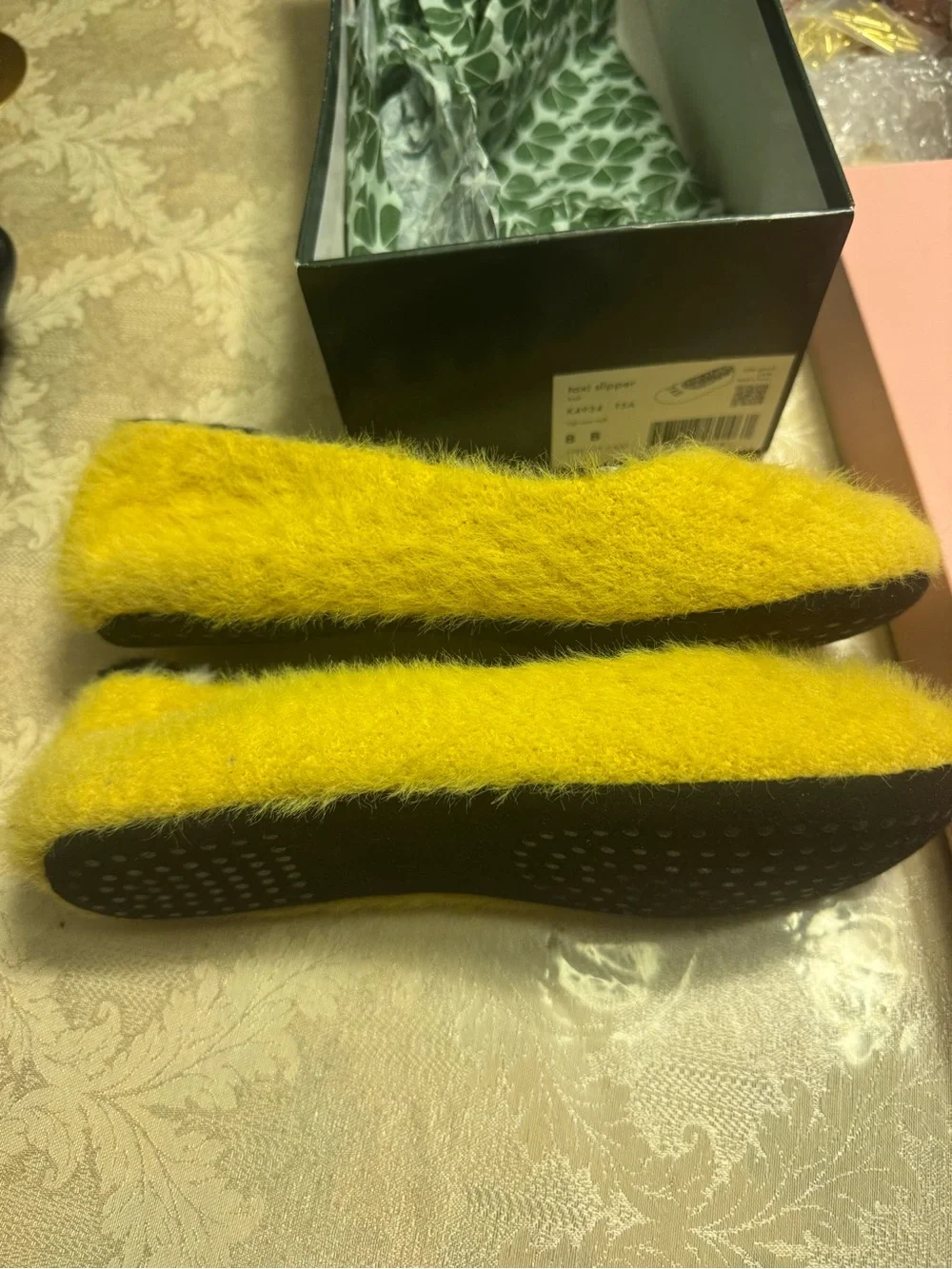 Kate Spade New York Taxi Yellow Fuzzy Slippers Faux Fur Checked NIB Size 8 B 8B